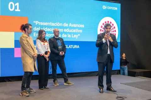 En el Nombre de la Ley